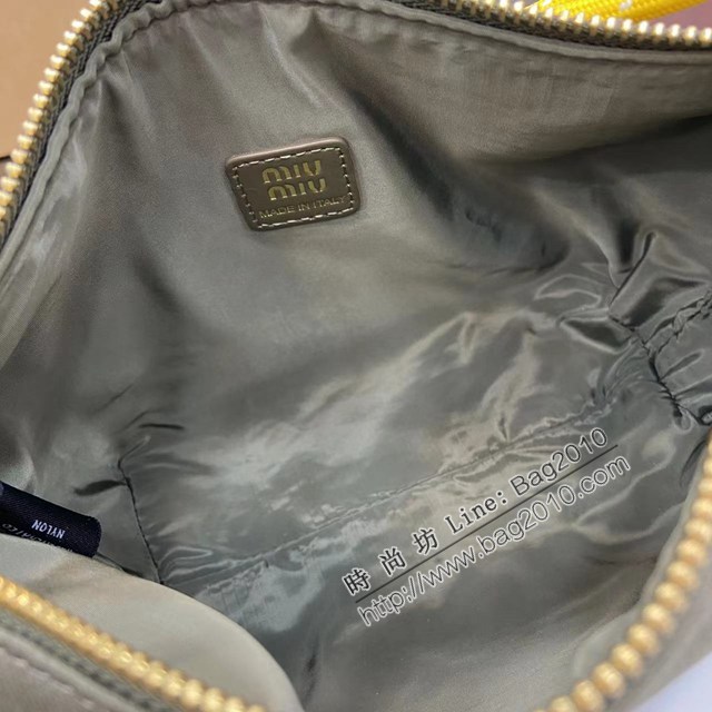 MIU MIU專櫃繆繆最新款帆布飯盒包肩背包 jh2937型號：5NE841